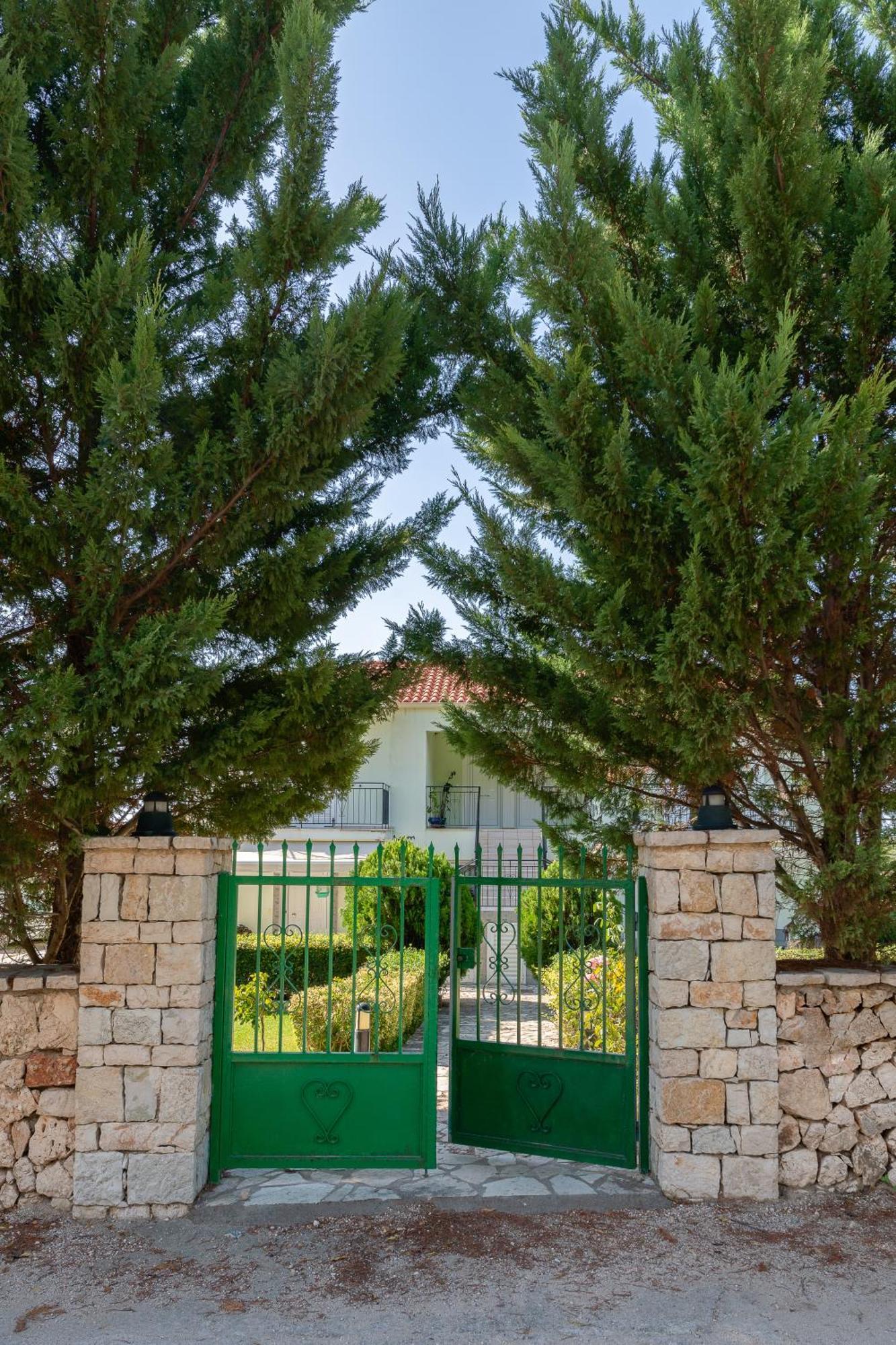 Vista Verde Studios & Apartments Svoronata Dış mekan fotoğraf