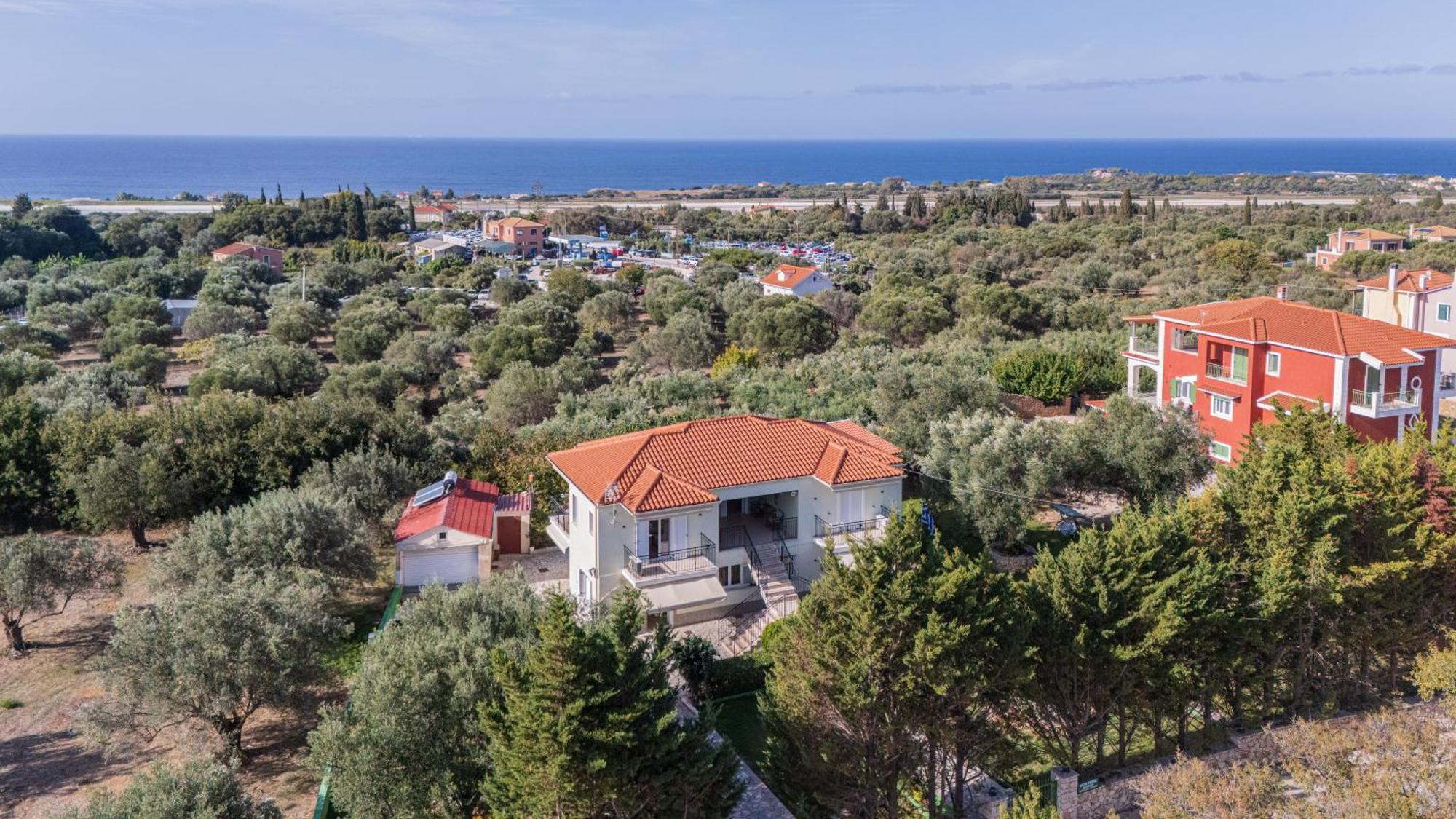 Vista Verde Studios & Apartments Svoronata Dış mekan fotoğraf